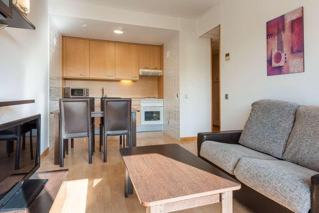 Madrid Airport Suites, Affiliated By Melia 객실 사진