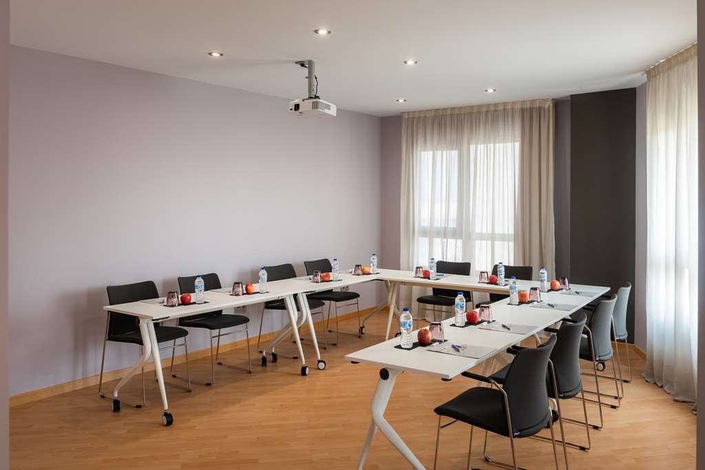 Madrid Airport Suites, Affiliated By Melia 시설 사진